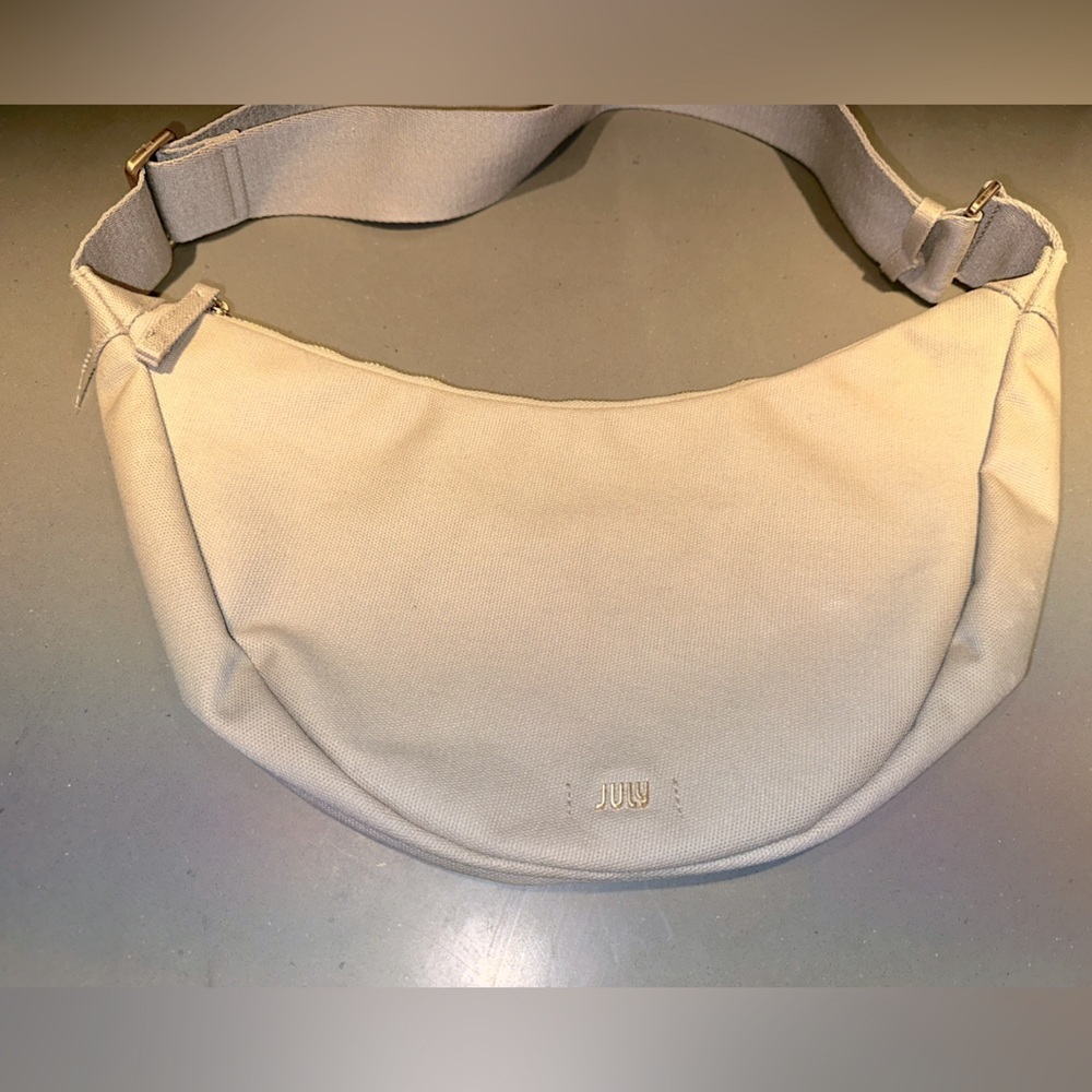Elegant Cream Shoulder Bag — image 3 of 8